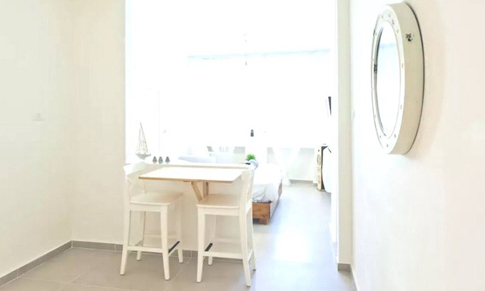 Netanya Apartment | Beachfront Studio with Scenic Views for Your Getaway