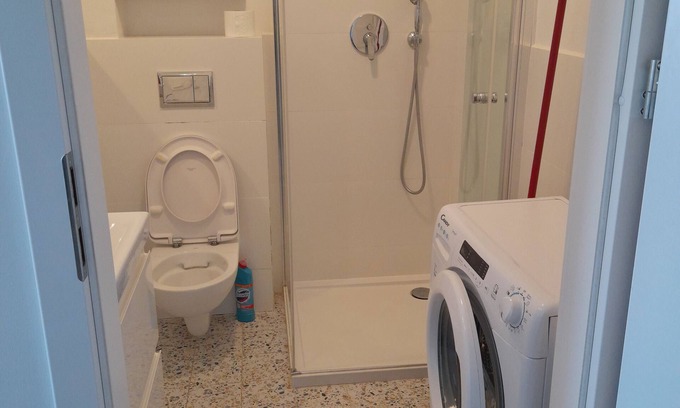 Sielce Apartment | Discover Lazienki Krolewskie Apartment with Pool & Breakfast