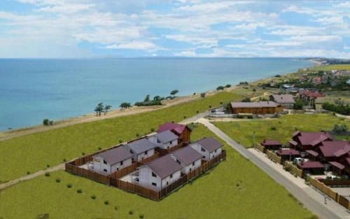 Sanzhiika House | Relax at Lazur Hills: Oceanfront Retreat with Pool Access