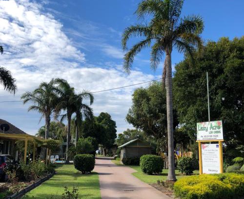 Lakes Entrance Apartment | Relaxing Lazy Acre Log Cabins with Pool & Ocean View