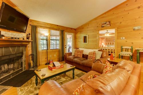 Sautee Nacoochee House | Relax at Lazy Acres: Pet-Friendly Retreat with Hot Tub