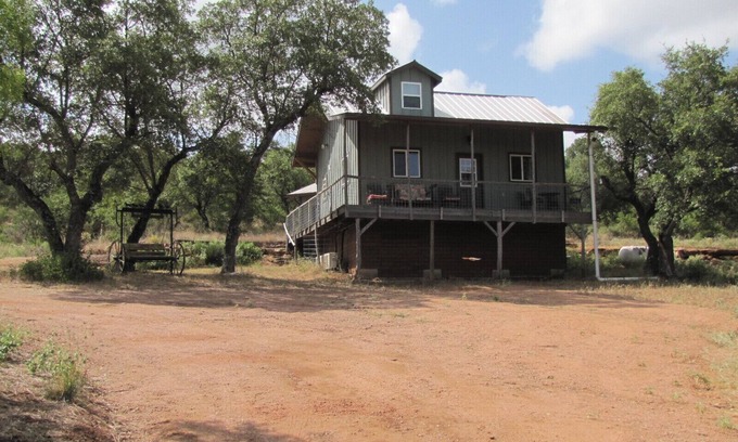 Mason Cabin | Pet-Friendly Lazy B Ranch Guest House with a Perfect Score