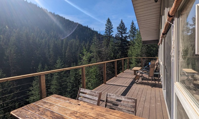 Okanagan-Similkameen Cabin | Lazy Bay - Large Lake Cabin