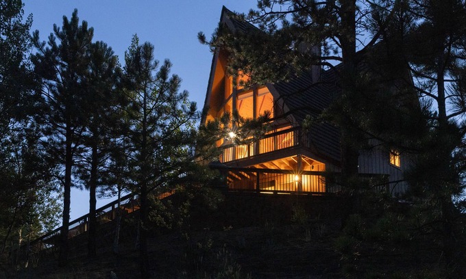 Florissant Cabin | Idyllic Lazy Bear Lodge with Mountain Views and Spa