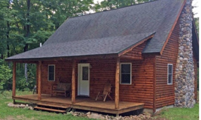 Blaney Park Cabin | Relaxing Retreat at Lazy Cedars Log Cabin with Ocean Views