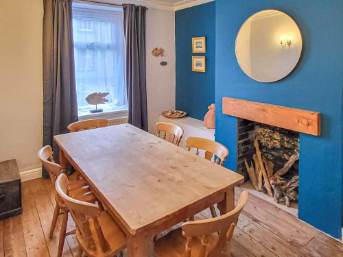 Haverigg House | Inviting Lazy Cottage: 4-Star Getaway for Families & Pets