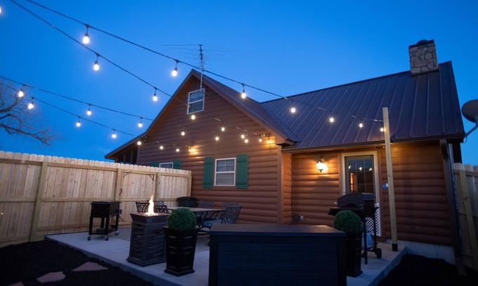 Brookville Cabin | Pet Friendly Lazy Days Cabin with Spectacular Lake Views