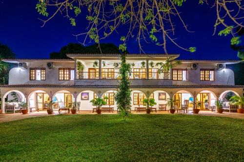 Diani Beach Villa | Relaxing Retreat at Lazy Days: Family-Friendly with Pool