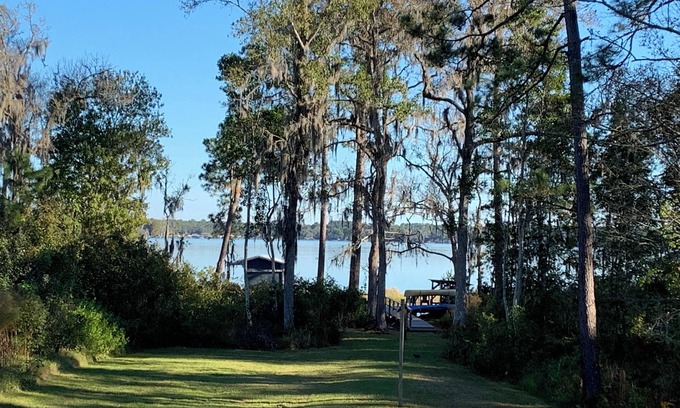 Florahome House | Unwind at Lazy Days Lake Retreat with Pool & Lake Views