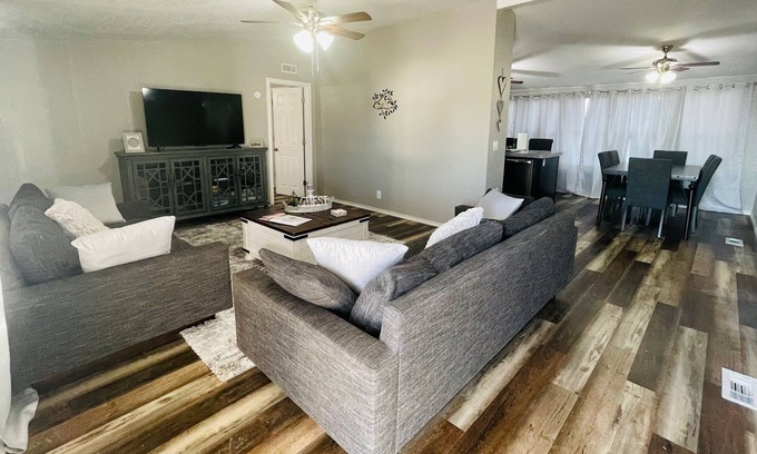 Mead House | Lazy Days Retreat