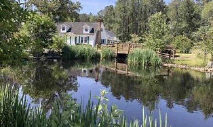 Ehrhardt Other | Discover Lazy Dog Acres: Family-Friendly with Breakfast