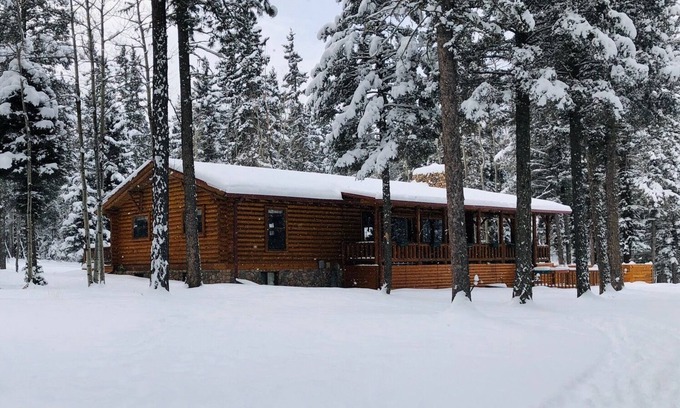 Angel Fire House | Experience Lazy Dog Lodge: A Cozy Retreat for Adventure