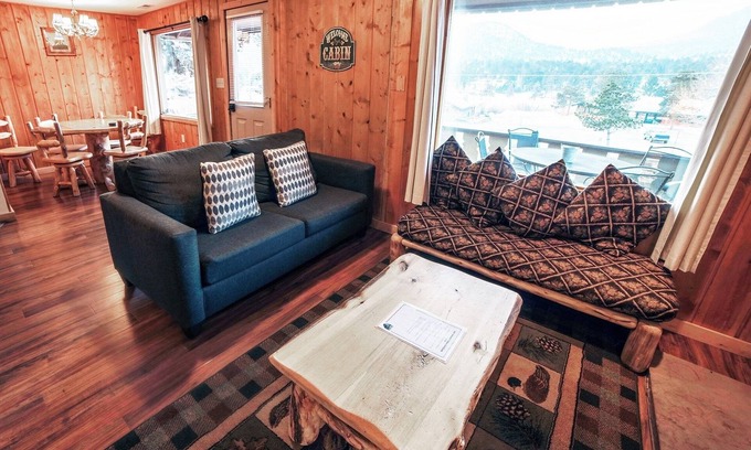 Estes Park Cabin | Cozy Lazy R Cottages: 2 Bedroom Cabin for Family Retreats