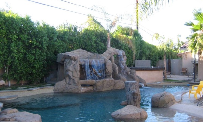 Warm Sands House | Unforgettable Discounts Await at MOVING RIVER Hotel