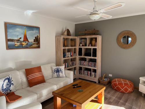 Waterhouse Villa | Relax at Lazy Sails Port - Pets Welcome with Free WiFi