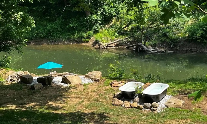 Dabolt Cabin | Discover Lazy Turtle Campground: Pet-Friendly & Family Fun