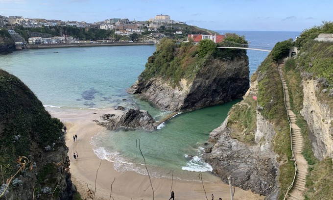 Newquay City Centre Hotel | Unwind at Lazy Waves Boutique B&B with Gourmet Dining