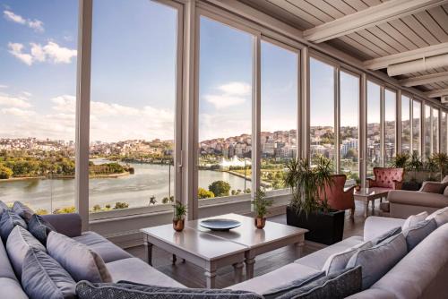 Beyoglu Hotel | Discover Lazzoni Hotel: 5-Star Comfort with Spa & Pool