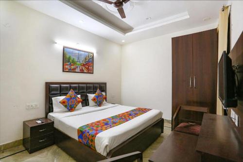Sector 39 House | Comfortable Lb Residency: Family-Friendly Luxury Rooms