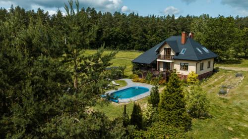 Ilawa House | Discover Leśne Dziarnówko: Oceanfront Retreat with Hot Tub