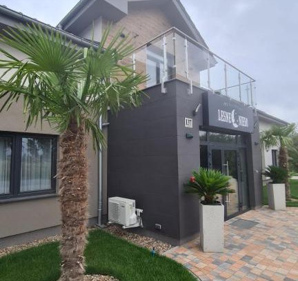 Lubniewice House | Leśne Niebo: Pet-Friendly Retreat with Ocean Views