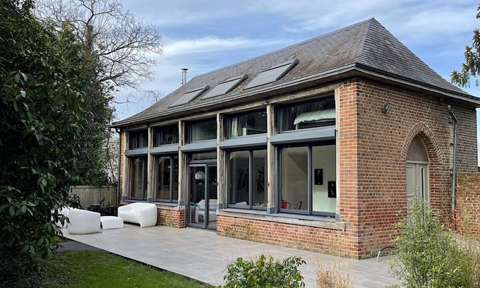 Isneauville House | Relaxing Stay at Le 128 with Spa and Family Amenities