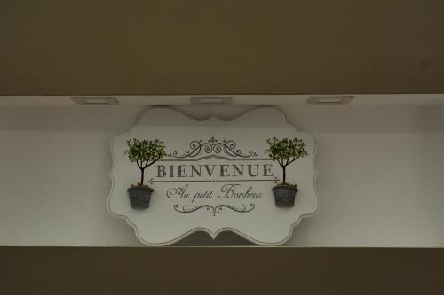 Historical Downtown Salerno Apartment | Discover Le 13 Fontane: Family-Friendly, Rated 10/10