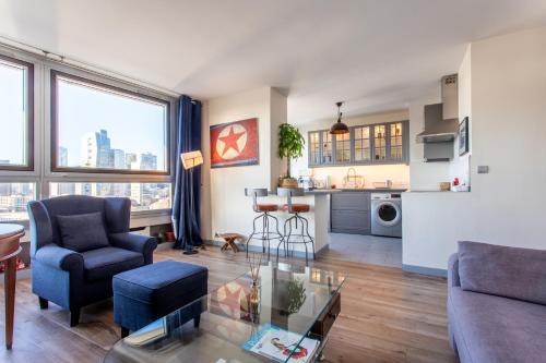 Puteaux Apartment | Discover Le "24th" on Blum Square: Rated 9.4, Pet Friendly