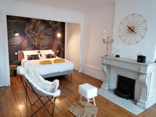 Le Puy-en-Velay Bed & Breakfast | Relax at Le 43-4 with Private Sauna & Spa Amenities