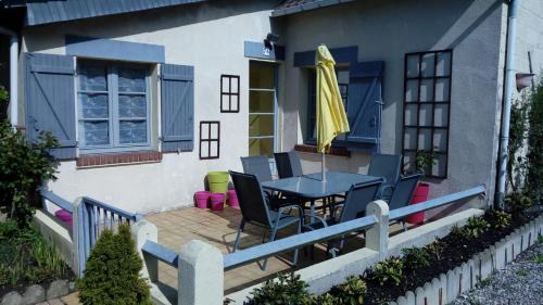 Gamaches House | Relax at Le 76: Pet-Friendly Hotel with Ocean Views