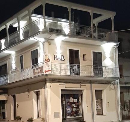Cinquefrondi Bed & Breakfast | Discover Le Antiche Colonne: Highly Rated & Family-Friendly