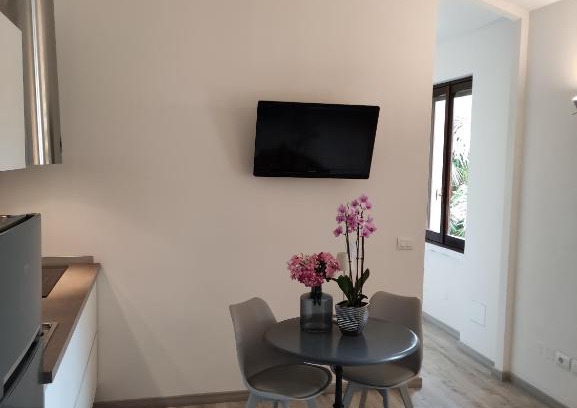 Paratico Apartment | Delightful Stay at Le Antiche Mura - Pet Friendly Retreat