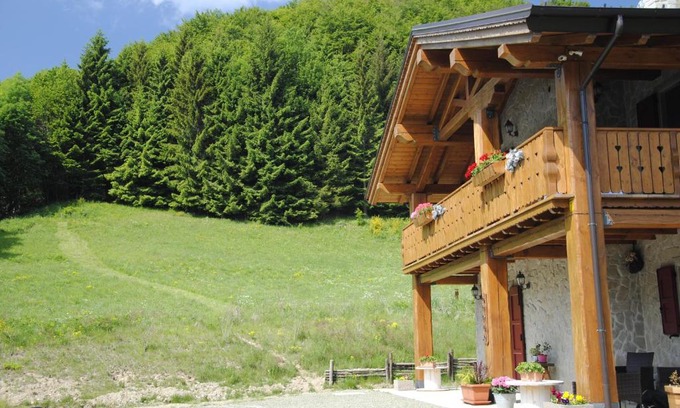Pievepelago Bed & Breakfast | Discover Le Antiche Orme: Family-Friendly with Breakfast