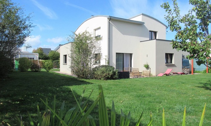 Planguenoual House | Discover Le Bécleuc: Oceanfront Retreat with Pool & Dining