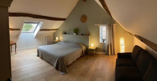 Cour-Cheverny Bed & Breakfast | Cozy Le Béguinage: Oceanfront Retreat with Top Ratings