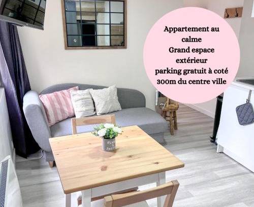 Chinon Apartment | Charming Apartment in Typical House with Private Garden