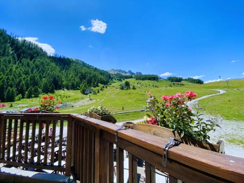 Reallon Hotel | Relax at Le Balcon des Ecrins with Oceanfront Spa Retreat