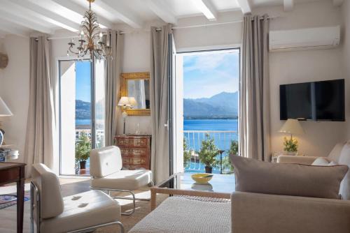 Calvi Apartment | Experience Le Balcon du Pêcheur: 4-Star Oceanfront Retreat