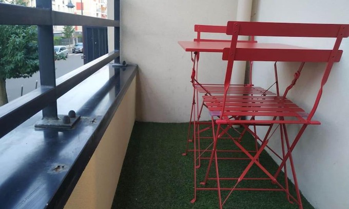 Luce Apartment | Budget-Friendly Stay at Le Balcon Haendel with Breakfast