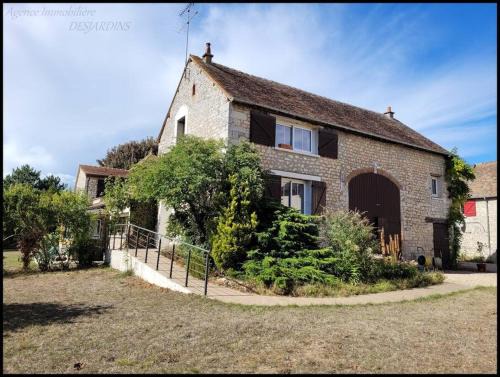 Port-Mort Apartment | Discover Le Barrage: Family-Friendly Getaway with High Ratings