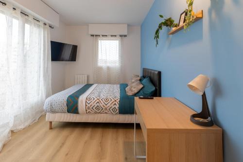 Cergy Bed & Breakfast | Modern Parisian Flat at Cergy - Family-Friendly Retreat