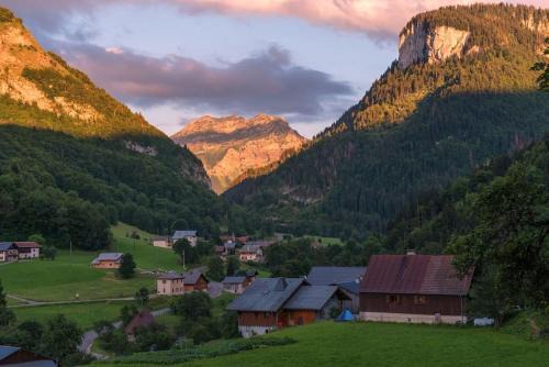 Bellevaux Apartment | Cozy Le Bel Appartement de Montagne - Rated 9.1/10
