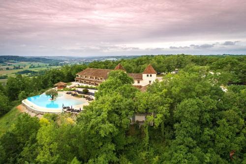 Montagudet Hotel | Discover Comfort at Le Belvédère Hotel with Oceanfront Bliss