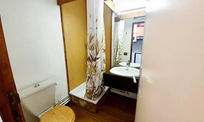 Les Orres Apartment | Cozy Le Belvedere Studio for Two with Family & Pet Amenities