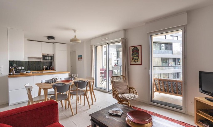 Richebourg - Saint-Clement Apartment | Discover Le Bienveillant - T3 Near Jardin des Plantes