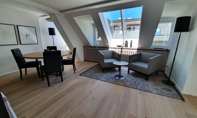 Old Town Apartment | Unforgettable Stay at Le Bijou Bahnhofstrasse & Paradeplatz