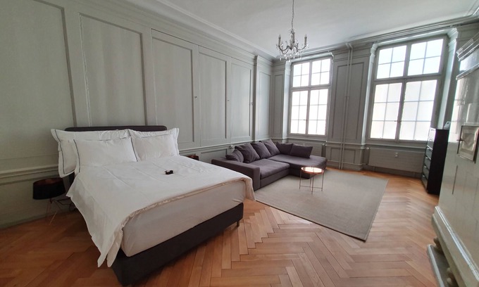 Grunes Quartier Apartment | Exclusive Le Bijou BK9 Presidential Suite with Kitchen & More