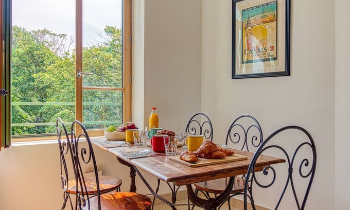Gare Apartment | Le Blériot - Prime Location with Relaxing Sauna & Spa