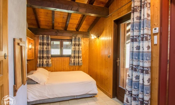 Seytroux House | Guest Approved Le Bois des Louison: Family-Friendly Retreat