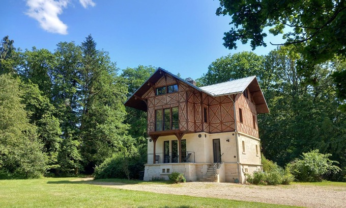 Betz House | Guest Rated: 10/10 at Le Bois du Valois in Betz, Oise